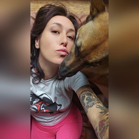 Meet your Posher, Megan - Picture 2 of 2